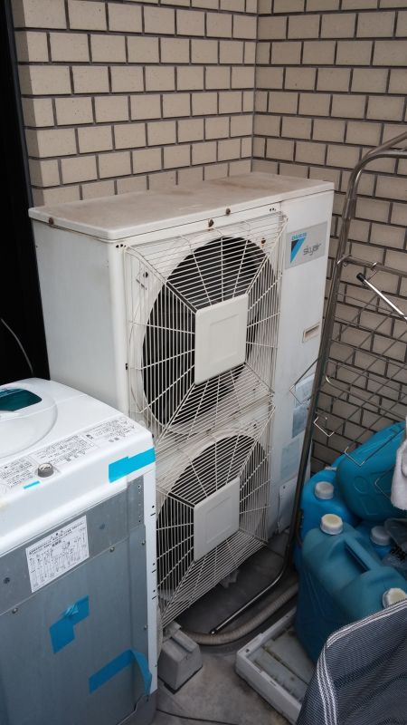 ダイキン（DAIKIN）業務用エアコン修理　天カセタイプ　大阪府守口市　美容室