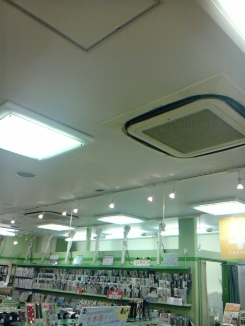 ダイキン（DAIKIN)業務用エアコン修理　エラー表示なし　天カセ４方向　書店設置